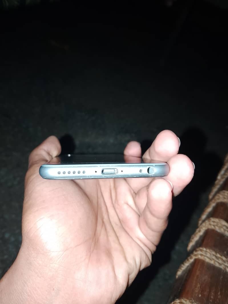 Apple iPhone 6S 9