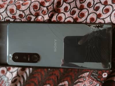 Sony Xperia 5 Mark 3 back cracked