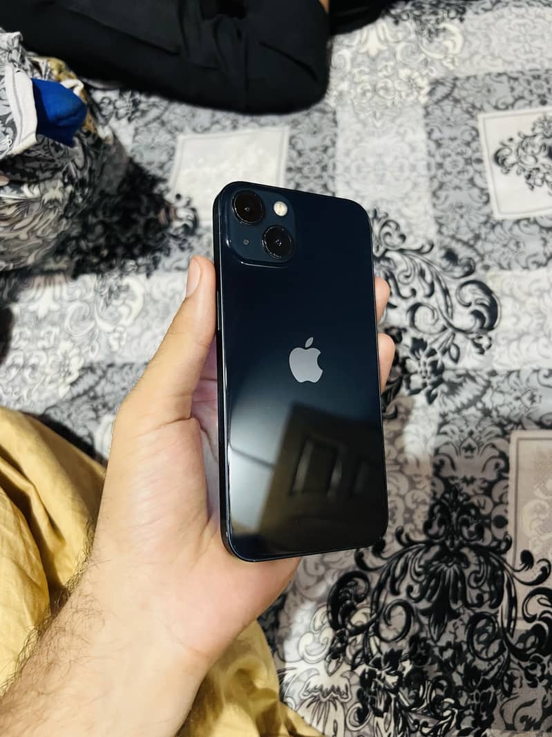 Apple iPhone 13 1