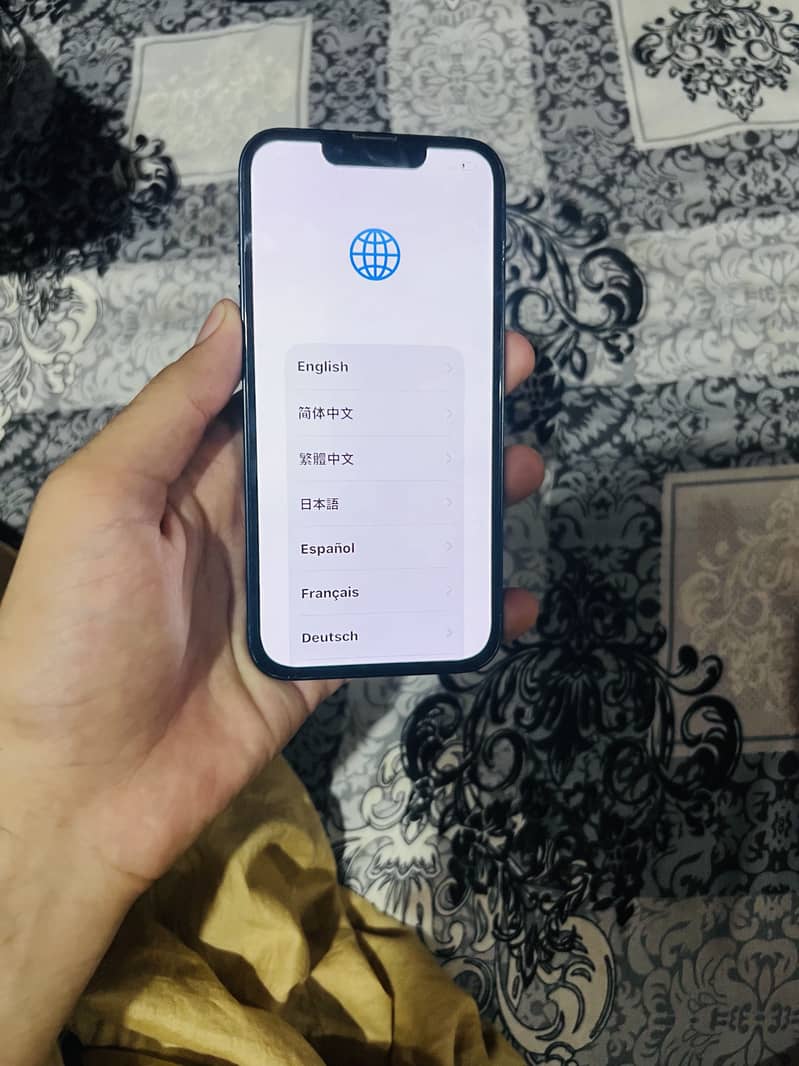 Apple iPhone 13 5