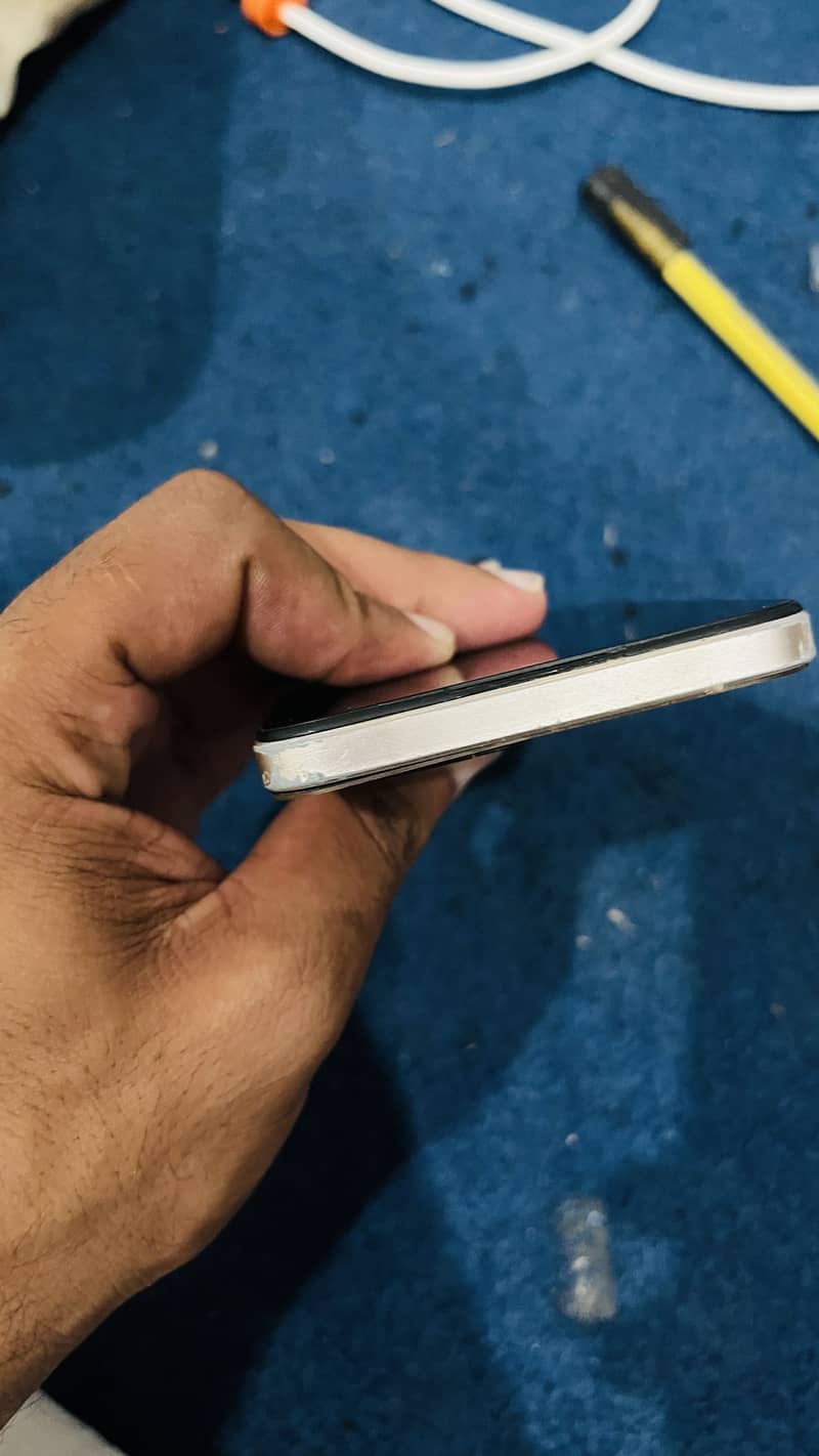 OPPO A57s 1
