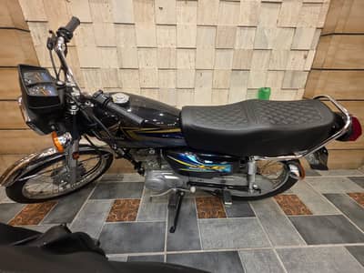 Honda CG 125 2026Jan showroom condition