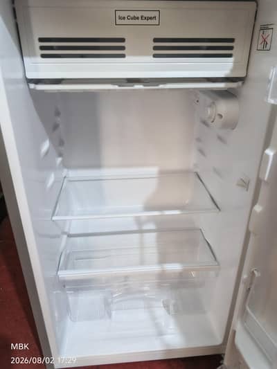 mini office size fridge