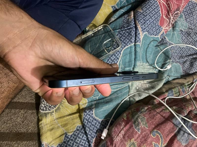 Apple iPhone 13 jv 128  LLA model 1