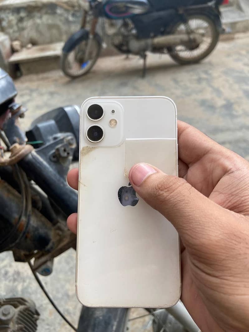 Apple iPhone 12 mini 3