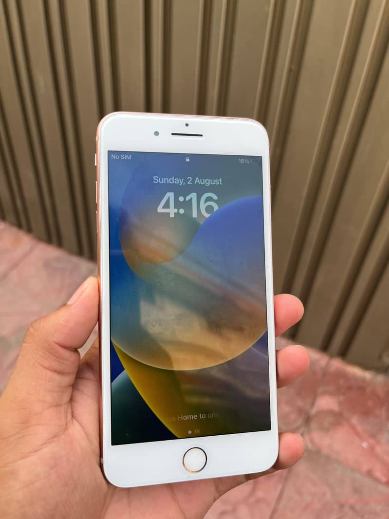 Apple iPhone 8 Plus 0