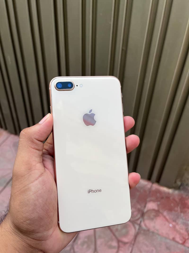 Apple iPhone 8 Plus 2