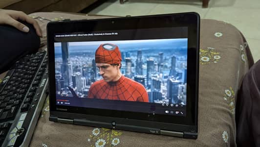 core i5--5300u touch 360 lenovo laptop