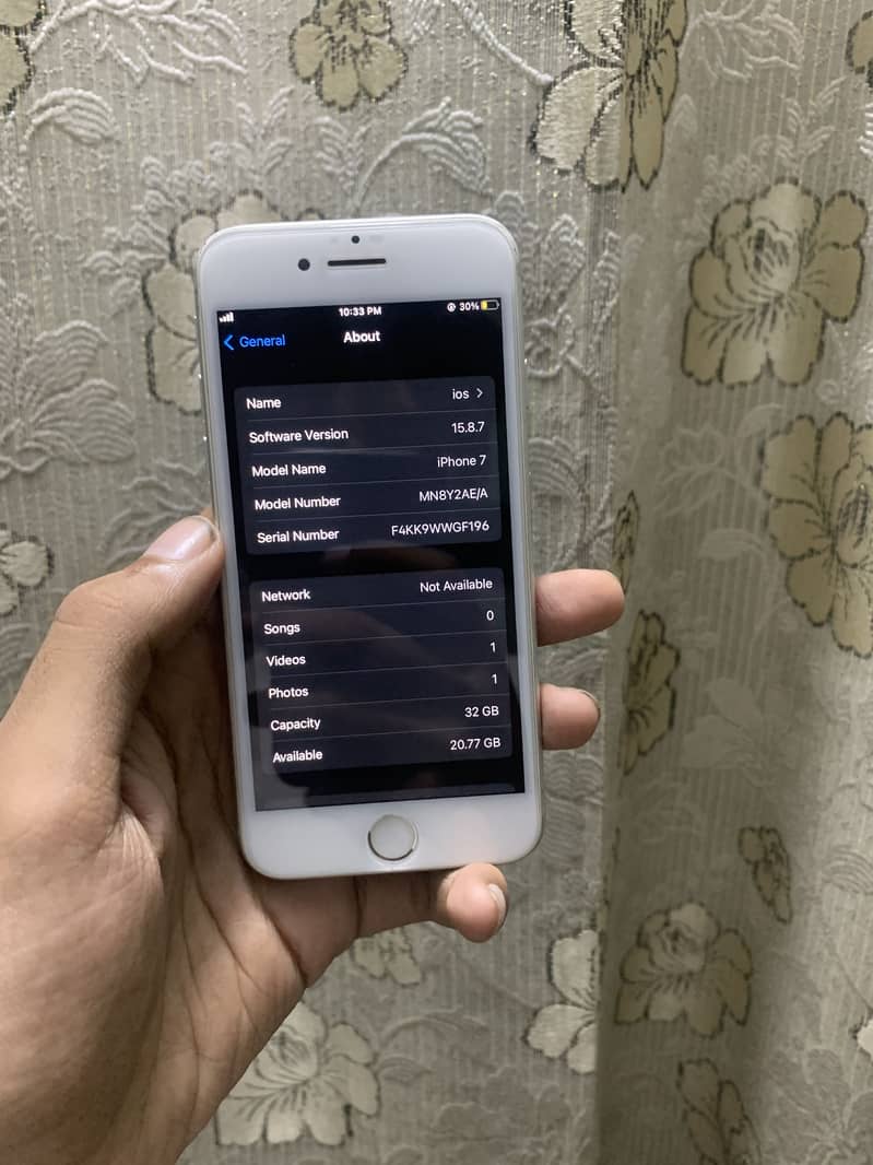 Apple iPhone 7 2