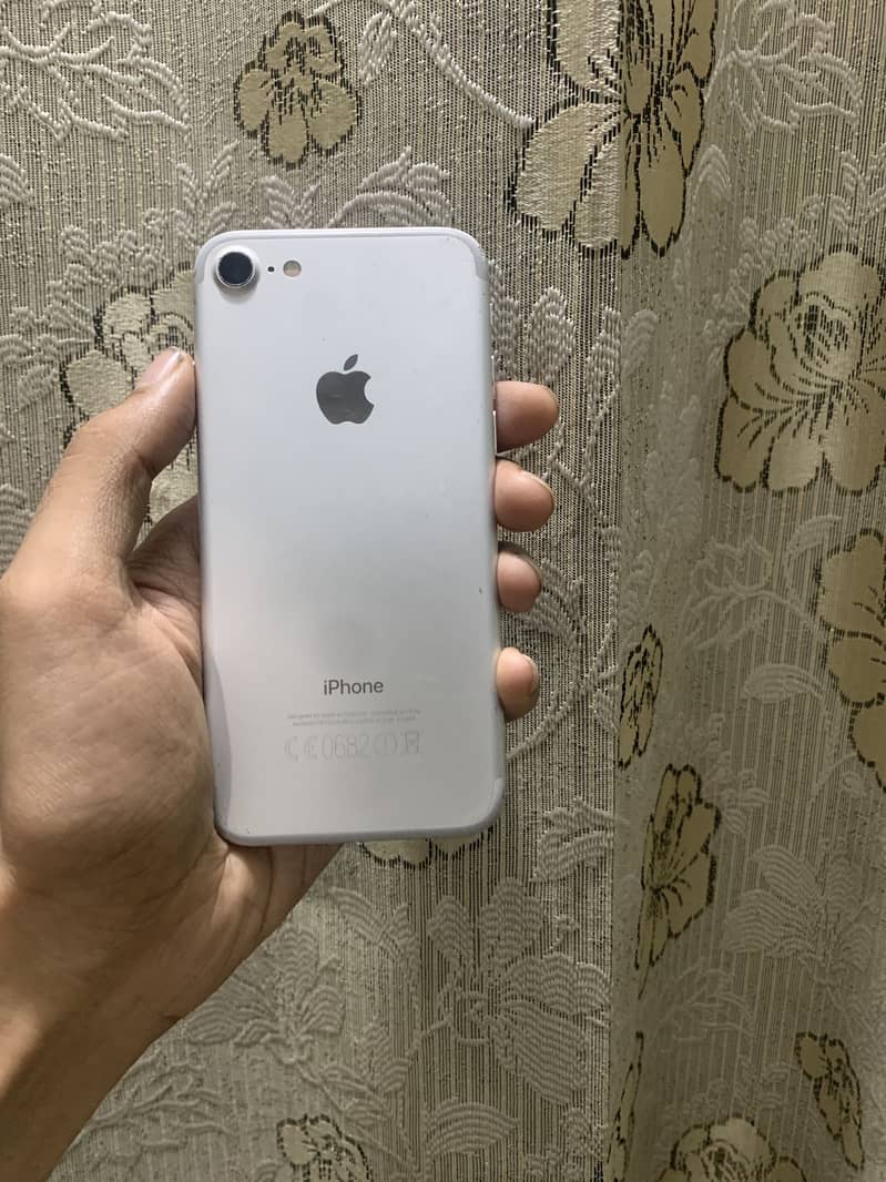 Apple iPhone 7 4