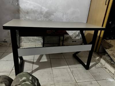 Modern Study / Office Table – Strong Metal Frame