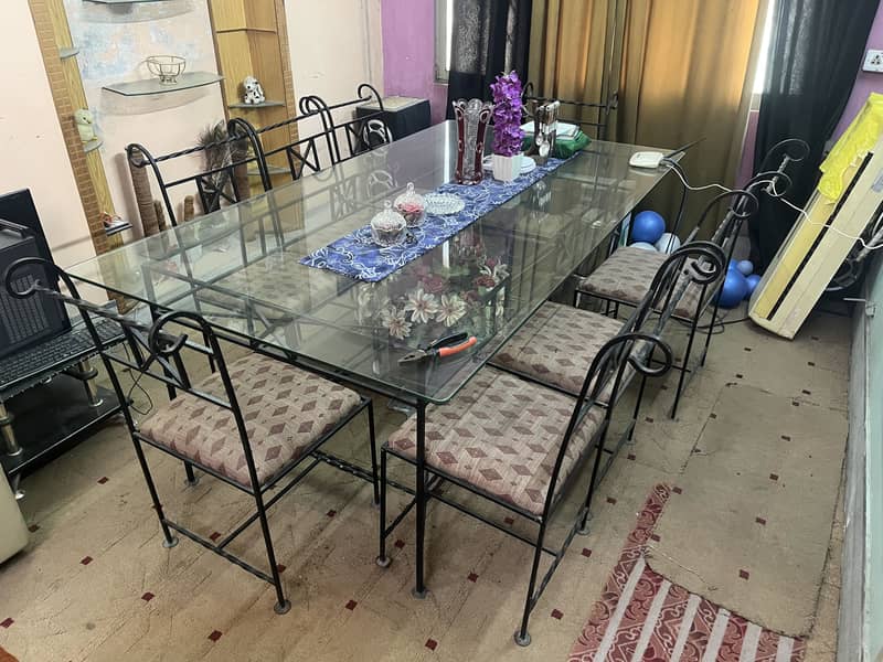 Dining table 0
