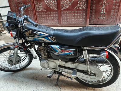Honda CG 125 for Sale - Excellent Condition (Lahore Registered)