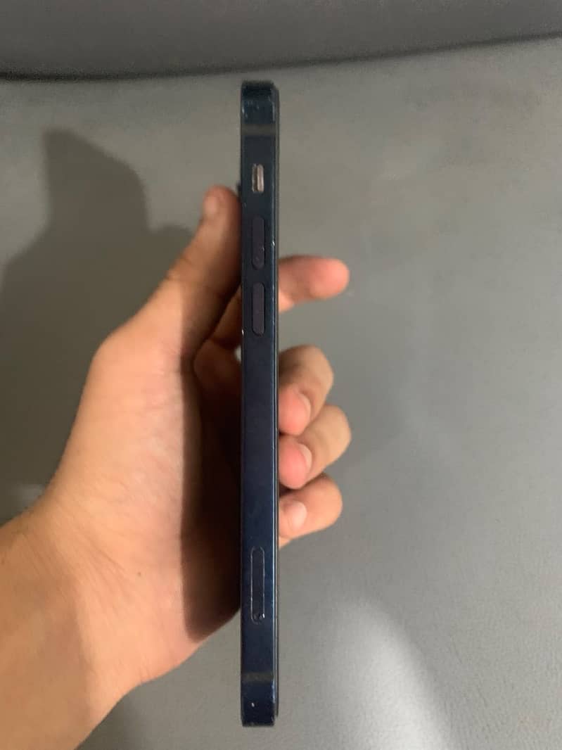 Apple iPhone 12 3
