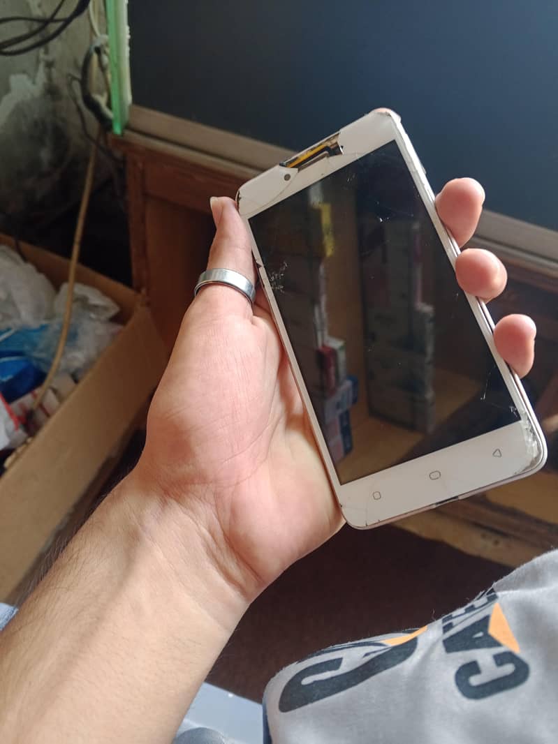 OPPO A37 2