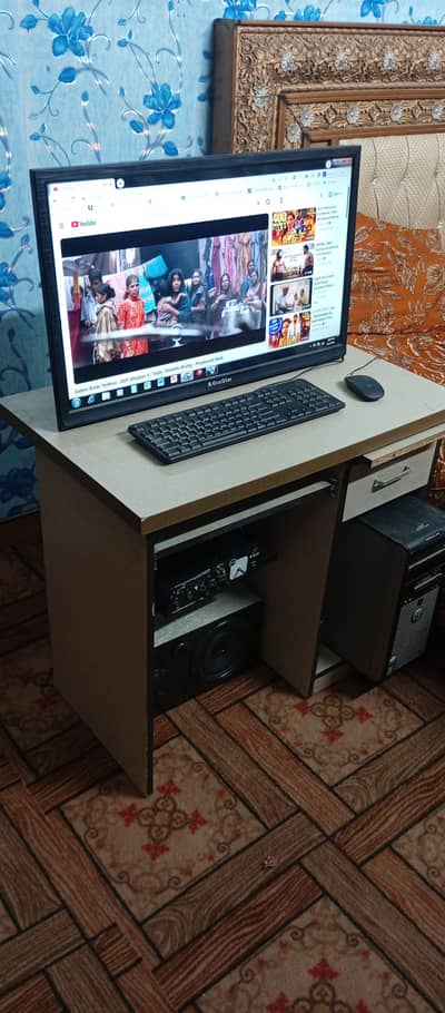 Lcd computer setup with study table