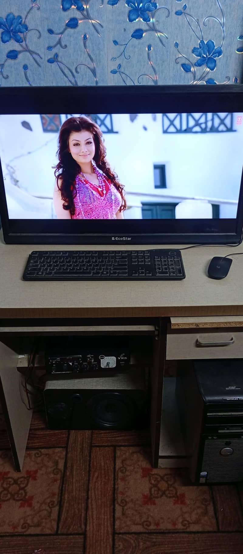 Lcd computer setup with study table 4
