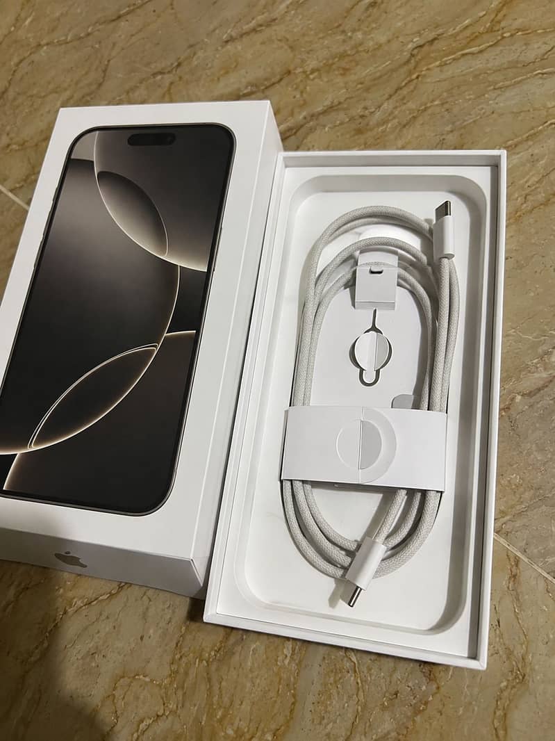 iPhone 16 pro max cable 0