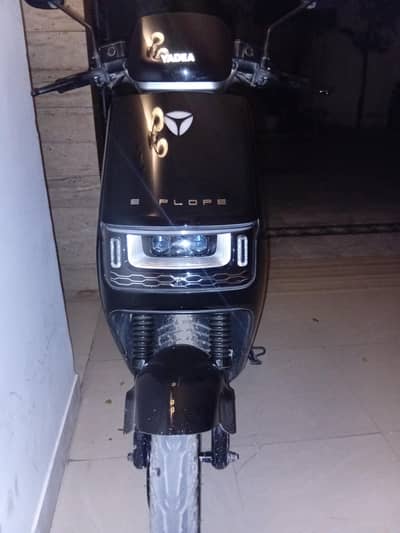 YADEA E POC H ELECTRIC  SCOOTY