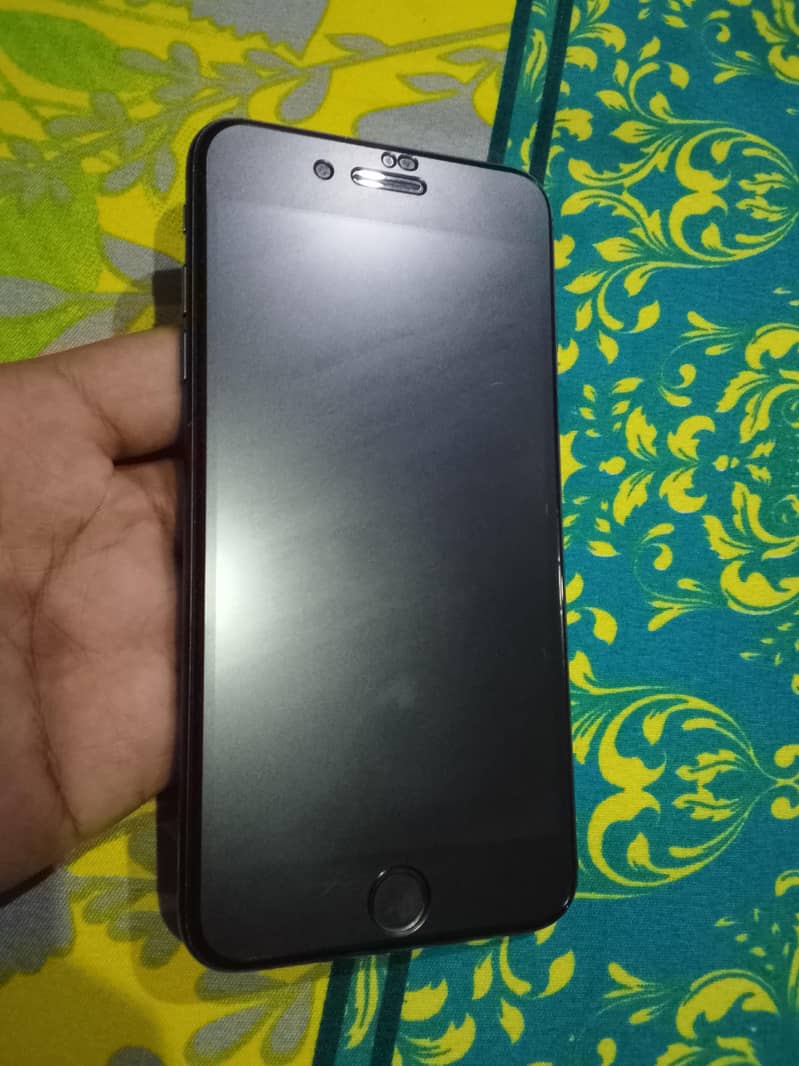 Apple iPhone 7 Plus 1