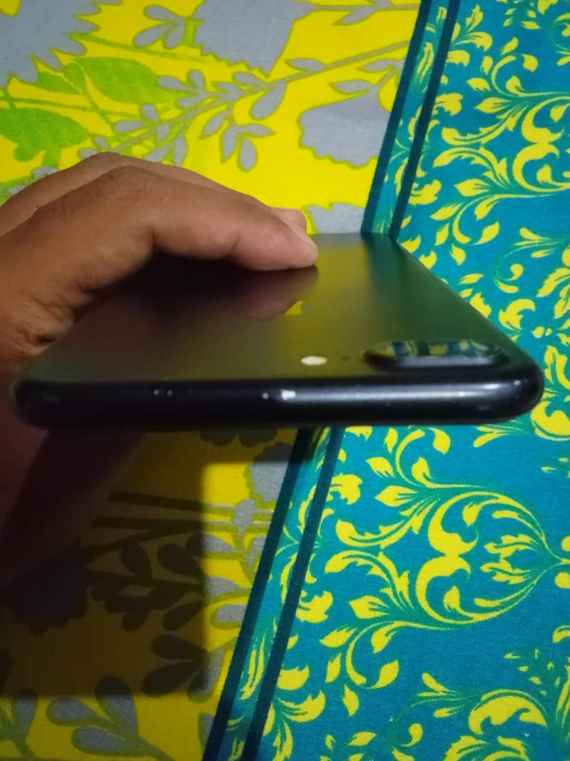 Apple iPhone 7 Plus 5