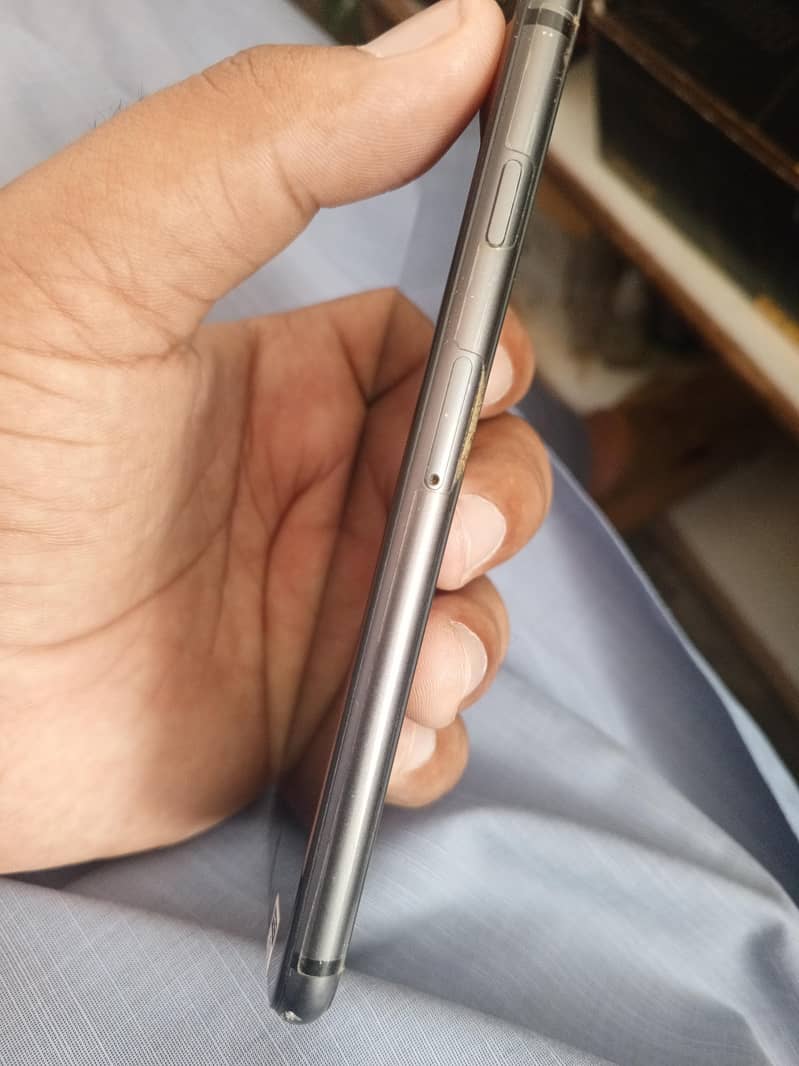 Apple iPhone 8 4