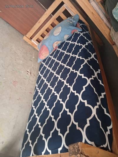 single bed with mattress
