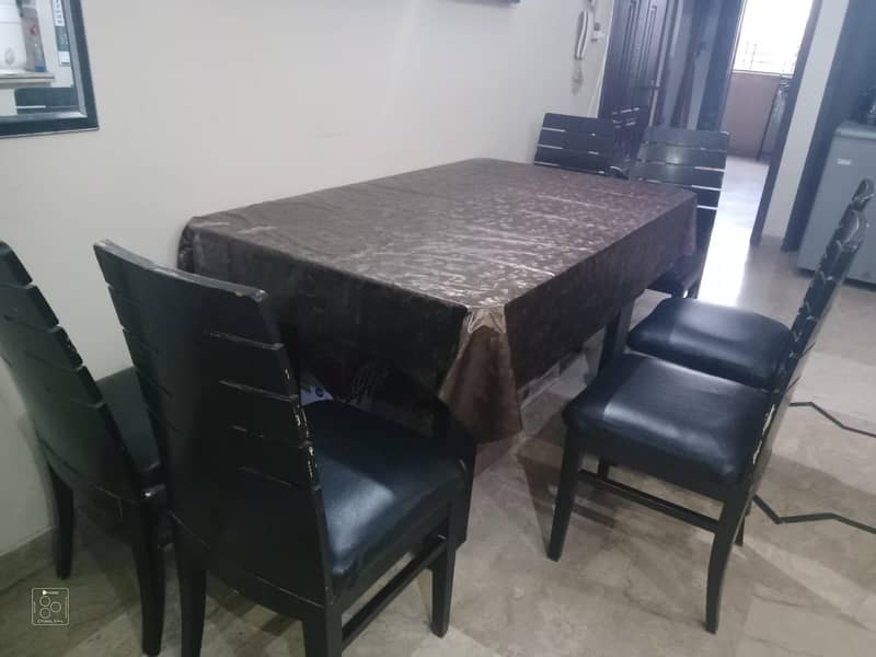 Dining Table 0