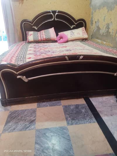 Double bed with dressing, Almari and 2 side tables