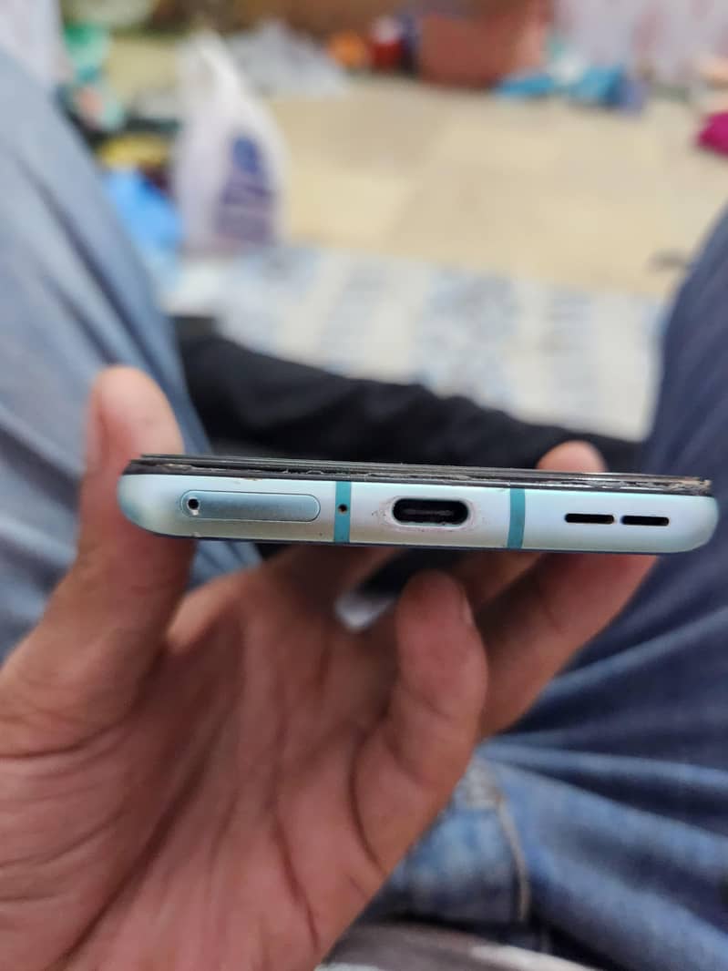 One Plus 8T 4
