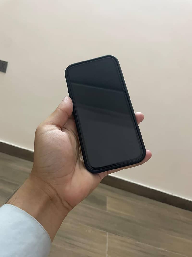 Apple iPhone 16 1
