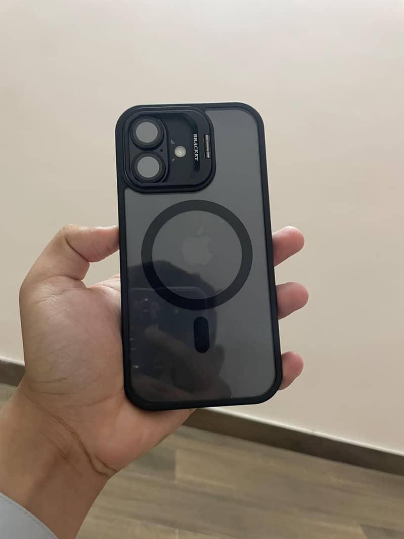 Apple iPhone 16 5