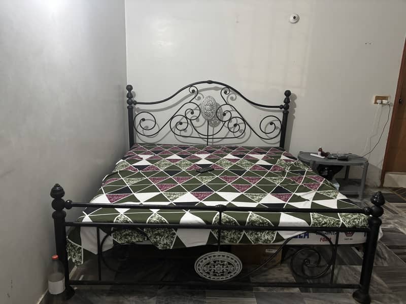 Bed 6 by 6 0