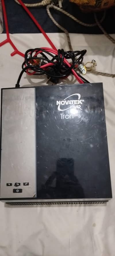 Novatec Hybrid Solar UPS/Inverter (1000W)