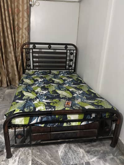 Bed 4 by 6