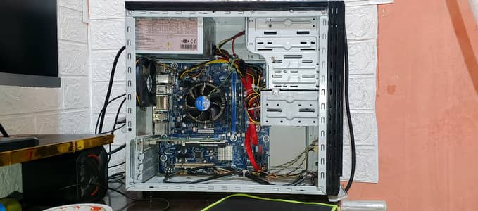 Processor: Intel Core i7-2600 RAM: 16GB DDR3 Storage: 128GB SSD Graph