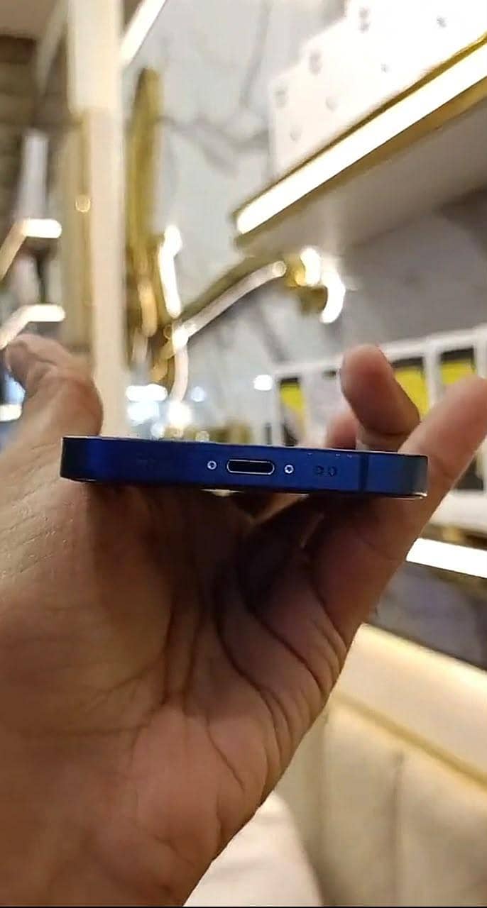 Apple iPhone 12 2