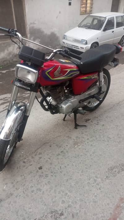 125 honda best model 2017 all okay just engine needs some repairing
