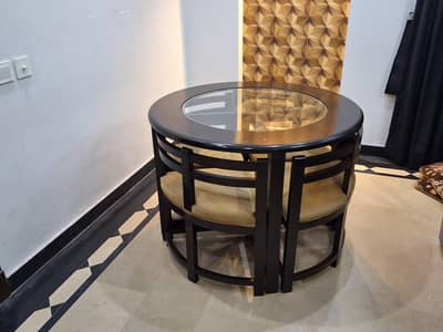 Smart dining table