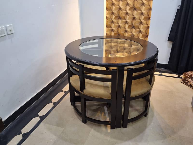 Smart dining table 0