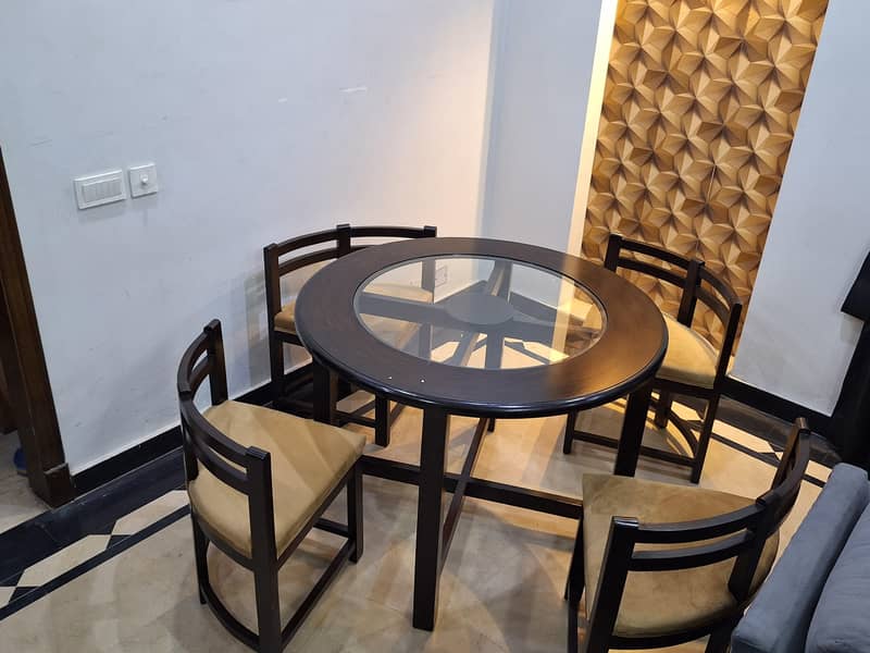 Smart dining table 2