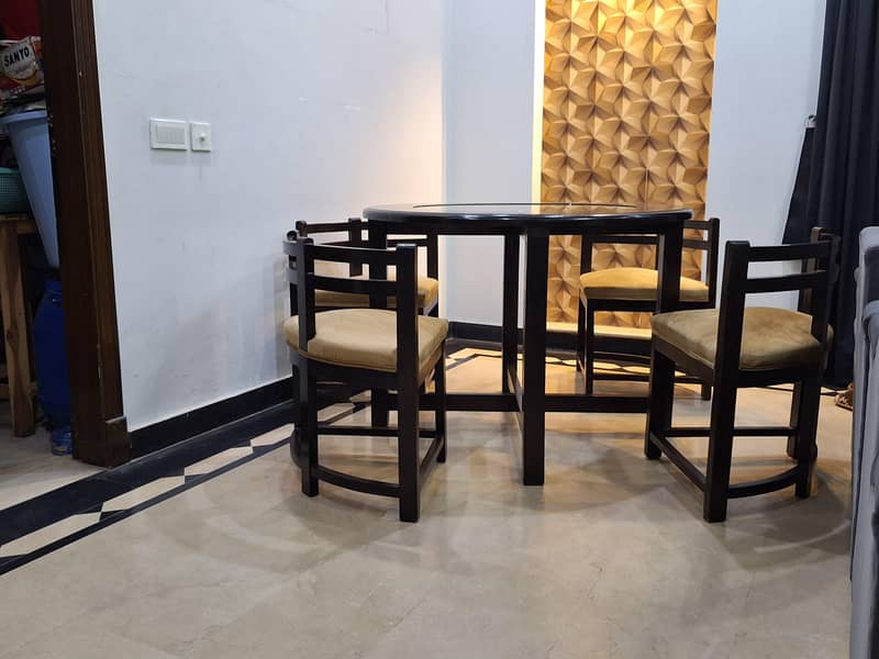 Smart dining table 7