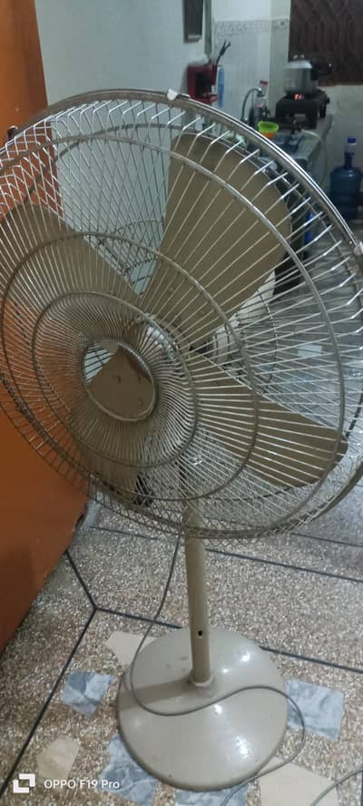 PEDESTAL FAN FOR SALE