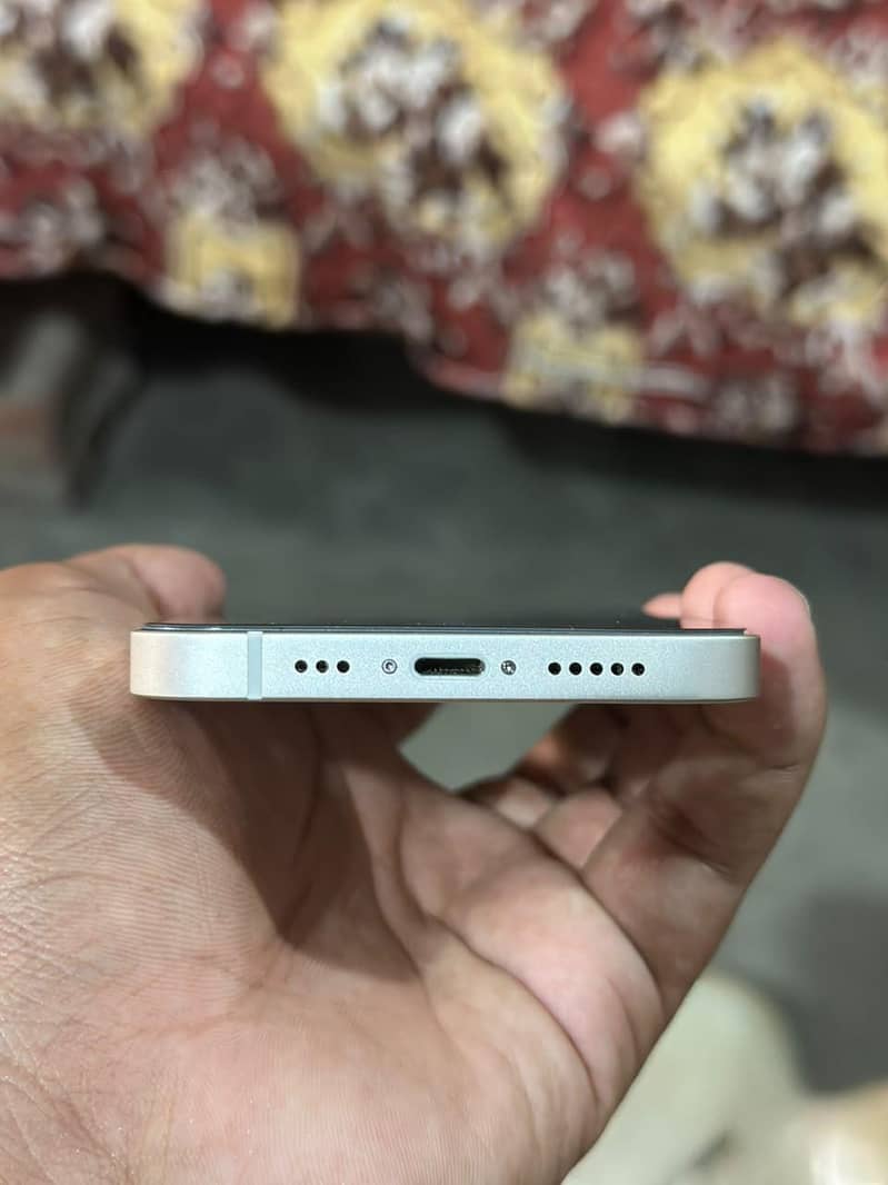 Apple iPhone 12 7