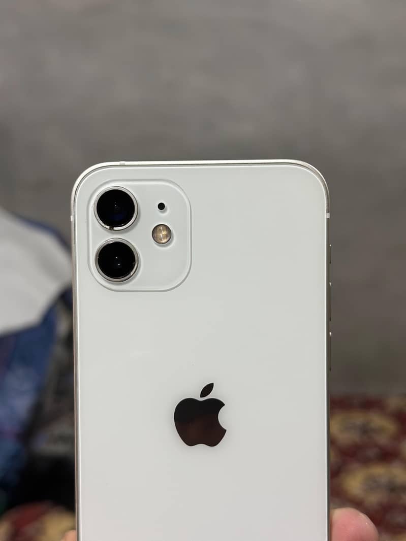 Apple iPhone 12 8