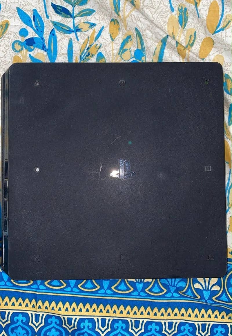 ps4 slim 1
