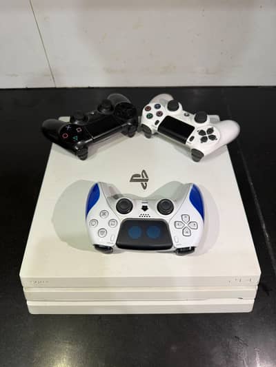 Ps4 pro white like brand new conditon