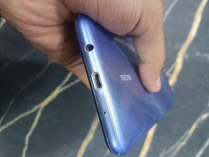 Tecno Pova 4