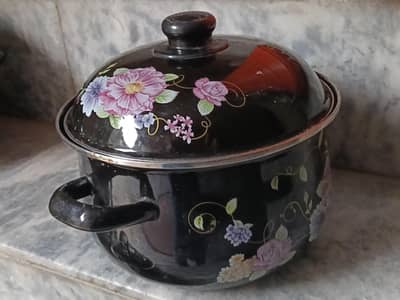 5 picess. Beautiful cooking pots for sall.