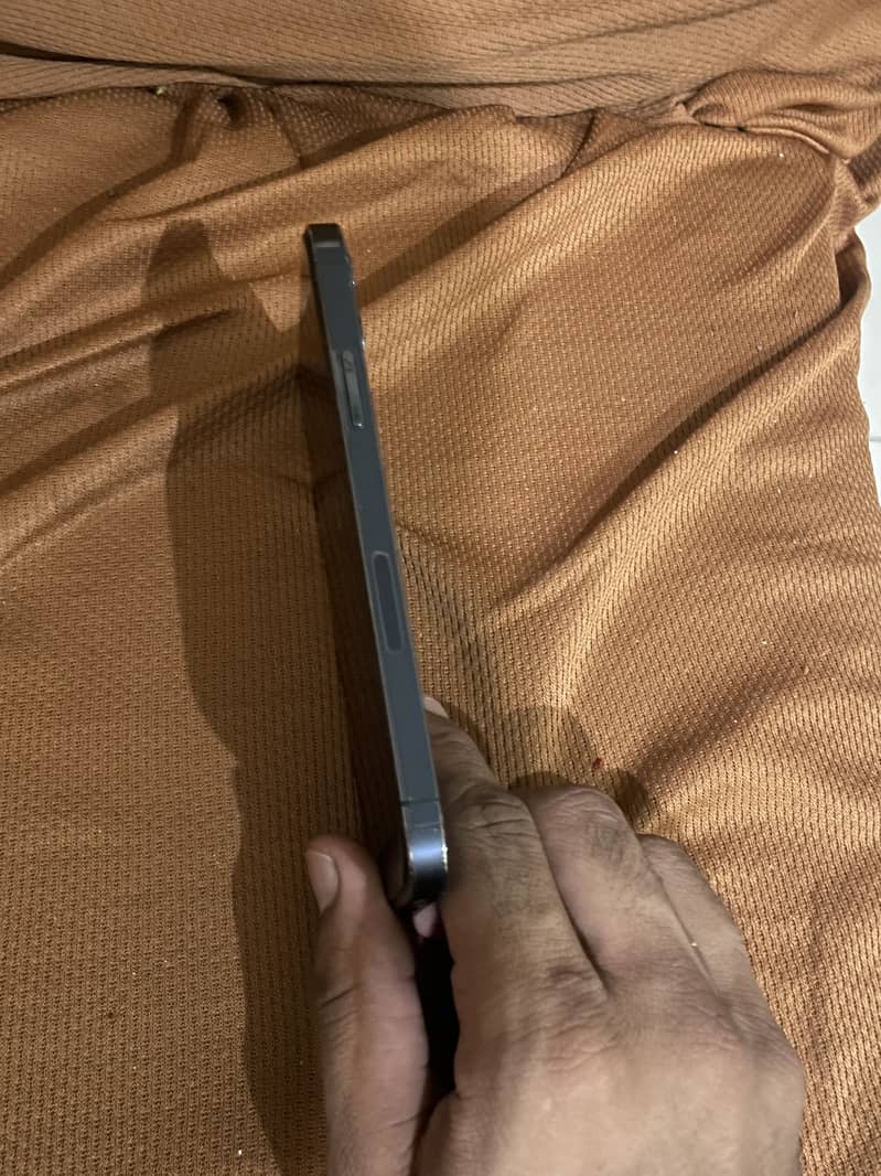 Apple iPhone 12 Pro 4